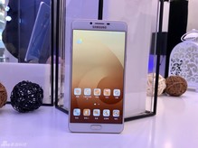 三星Galaxy C9 Pro現(xiàn)場實(shí)拍